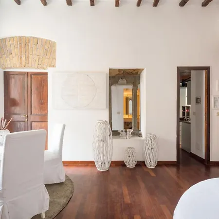 Ghetto Campo Dei Fiori Luxury White Apartment Rome